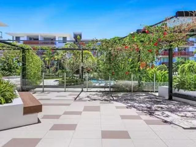 Nice 3315 Waterford Court, Bundall, QLD 4217