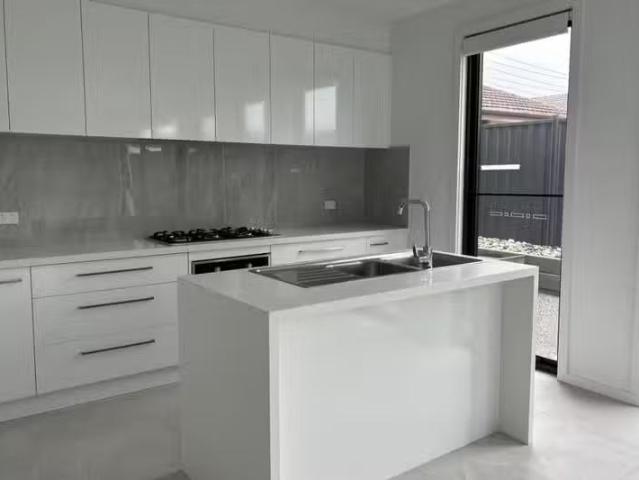 For Rent! 3/321 Blackshaws Road, Altona North VIC 3025