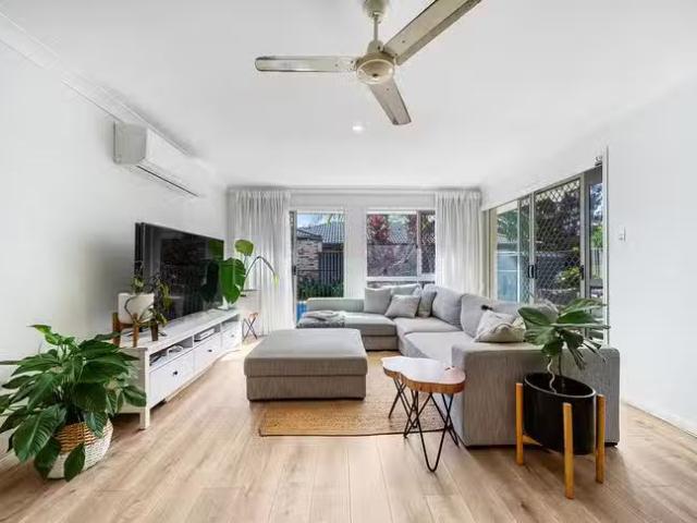 Deal! 33 Albany Street, Sippy Downs, QLD 4556