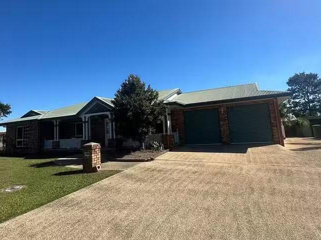 Just in! 33 Bradman Drive, Glenella, QLD 4740