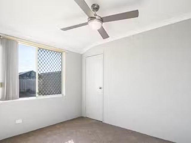 Cozy 33 Mirror Cove, Waikiki, WA 6169