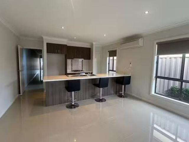 For Rent! 33A Millennium Drive, Sunshine West, VIC 3020