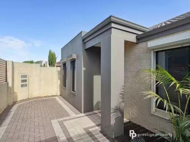 Deal! 345A Flinders Street, Nollamara, WA 6061