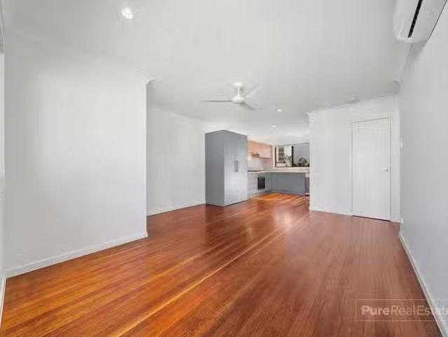 Charming 3/48 Dunellan Street, Greenslopes, QLD 4120