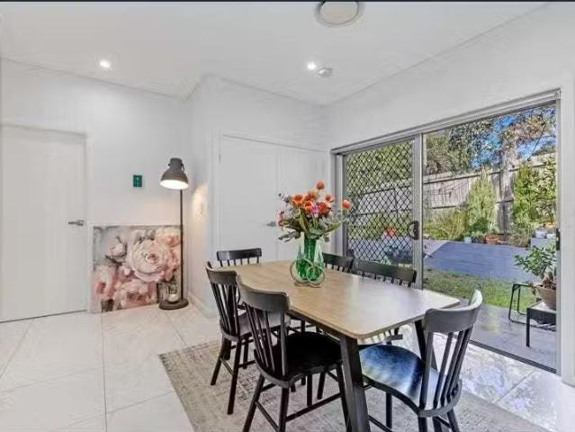 Deal! 3/43 Winbourne Street, West Ryde Apartment for rent Lis.