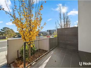 Just in! 34 Bowman Street, MACQUARIE Townhouse for rent Liste.