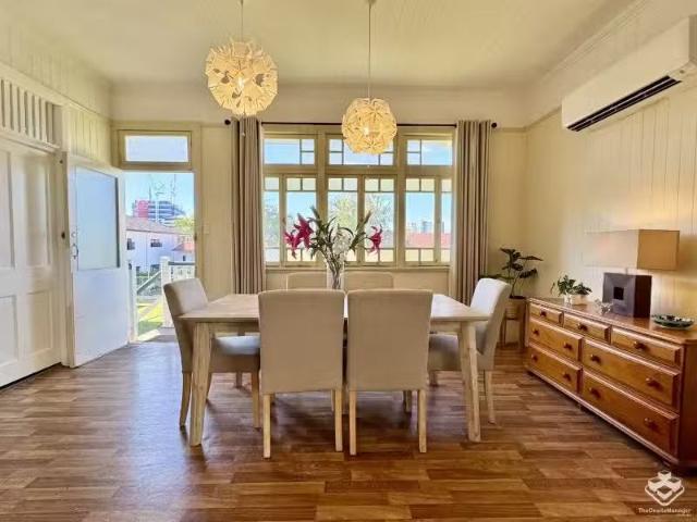Charming 34 Bromley Street, Kangaroo Point House for rent Lis.