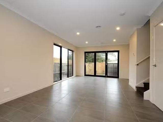 Charming 3/4 Gladwyn Avenue, Frankston, VIC 3199