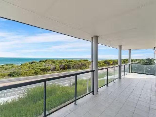 Deal! 34 Gloriana View, Ocean Reef, WA 6027