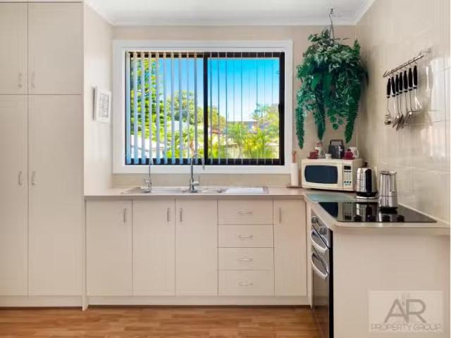 Deal! 34 Mc Cabe Street, Warilla House for rent Listed by Amy.