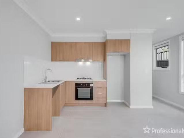 Deal! 34A Burton Drive, Tahmoor, NSW 2573