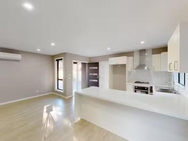Nice 3/57 Welwyn Parade, Deer Park, VIC 3023