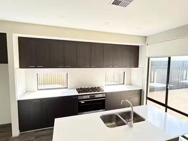 Just in! 35 Kalbarri Way, Dawesville, WA 6211