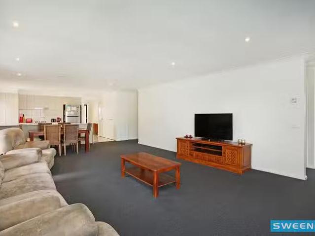 Nice 35 Mimosa Way, Burnside Heights, VIC 3023