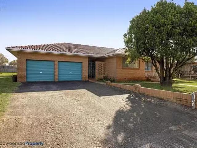 Cozy 367 369 West Street, Harristown, QLD 4350
