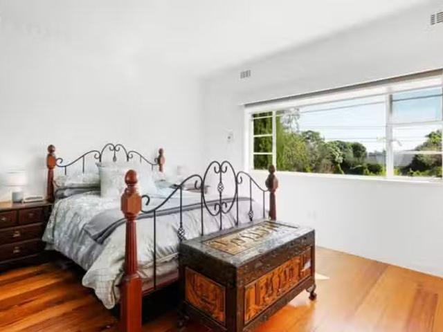 Cheap 36 Bedford Road, Ringwood, VIC 3134