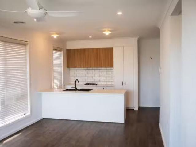 Just in! 36 Horsetail Way, DROUIN, VIC 3818 House for Rent