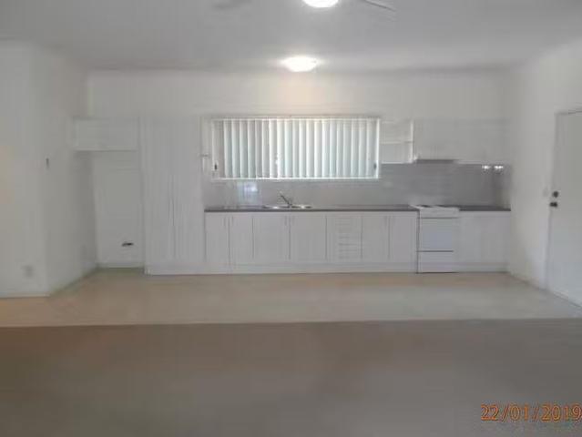 For Rent! 37 Clipper Boulevard, Clear Island Waters, QLD 4226
