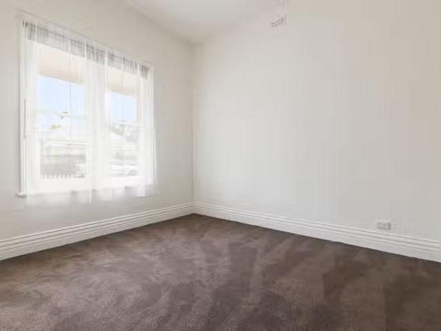Cozy 37 O'Connell Street, Geelong West, VIC 3218 House for R.