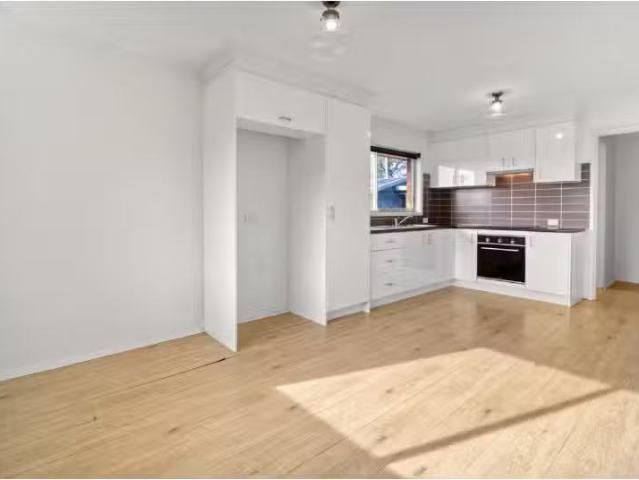 Cozy 37 Loftus Drive, Barrack Heights House for rent Listed b.