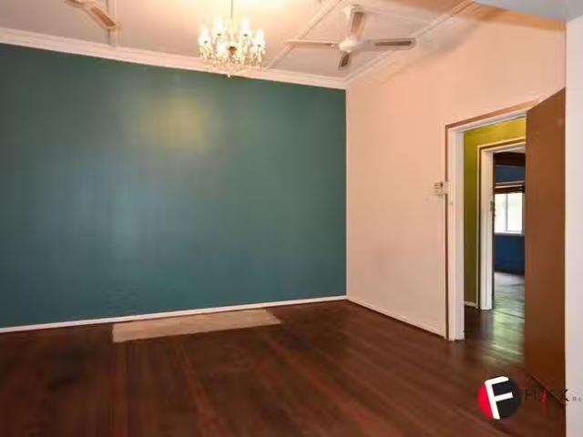 Deal! 37 Streatham Street, Beckenham, WA 6107