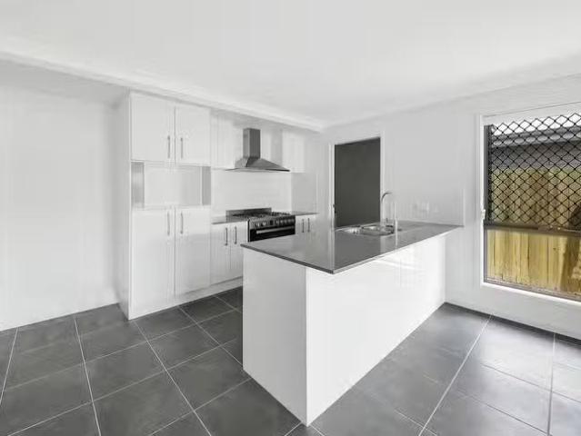 Nice 37 Tambor Crescent, Pallara, QLD 4110