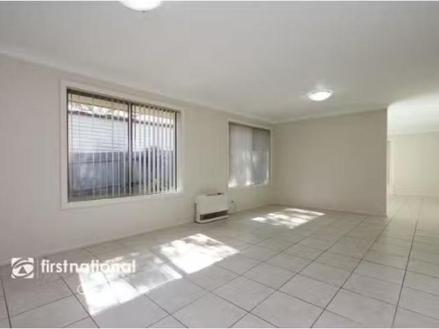 Deal! 37a Eleanor Street, Goulburn House for rent Listed by P.