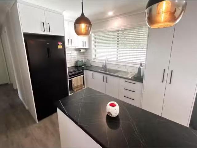 Charming 3/881 Padman Drive, West Albury Apartment for rent L.