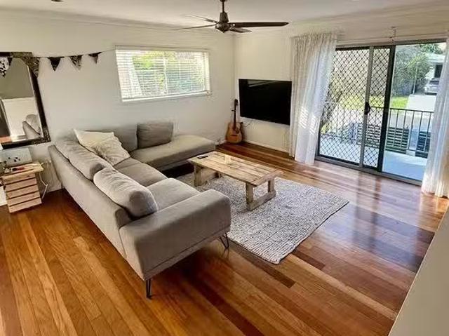 Cozy 38 Careen Street, Battery Hill, QLD 4551