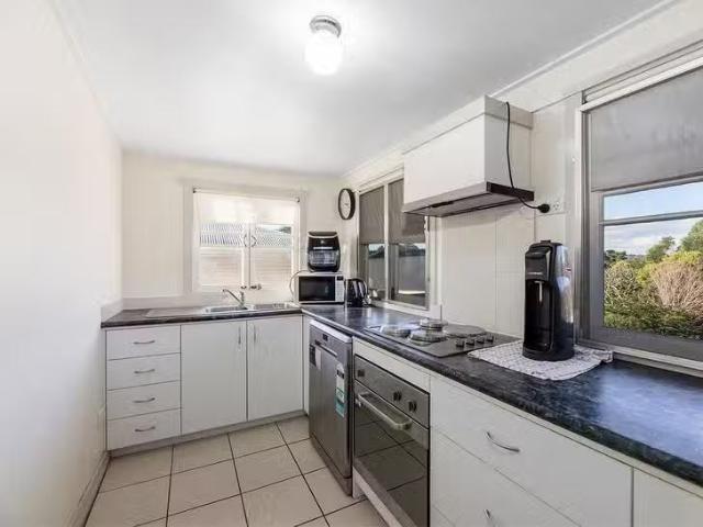 Charming 38 Alice Street, Silkstone, QLD 4304