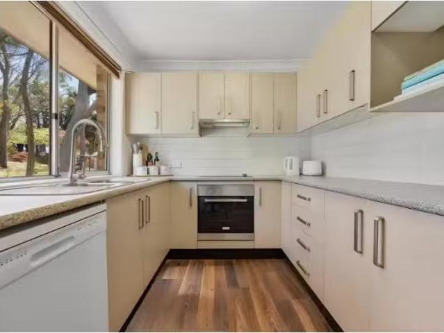 Deal! 38 Banksia Road, Wentworth Falls House for rent Listed.