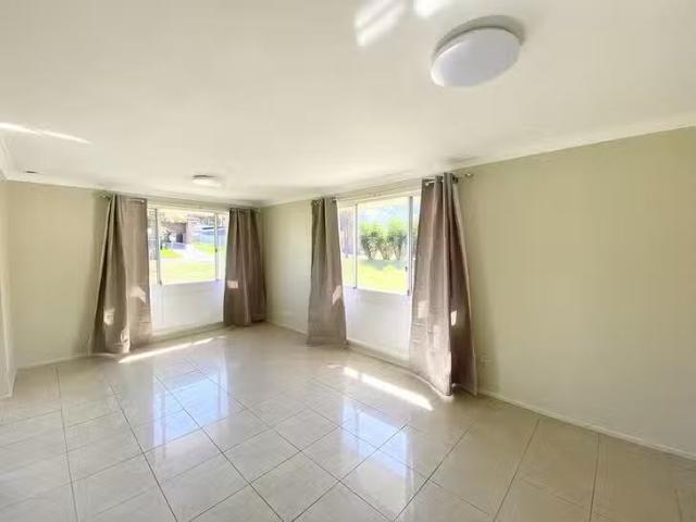 Charming 38 Kinghorne Road, Bonnyrigg Heights, NSW 2177