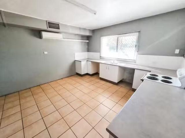 New 3/8 Seventh Avenue, Parkside, QLD 4825