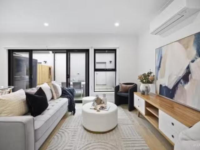 Deal! 38 Thompson Drive, Wantirna VIC 3152 House Auction
