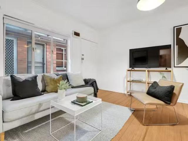 For Rent! 3/94 Kerferd St, Essendon North VIC 3041