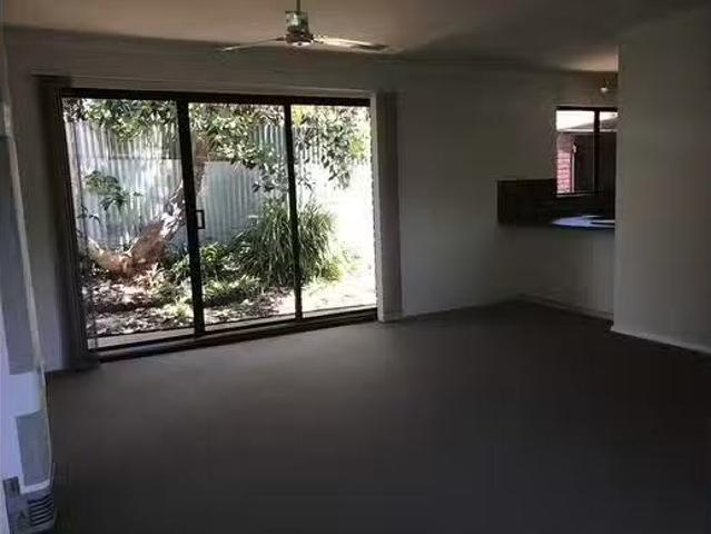 Unique 3/909 Doland Street, West Albury, NSW 2640