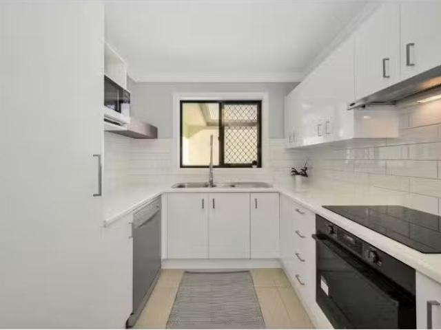 Nice 3/90 Ison Street, Morningside Apartment for rent Listed.
