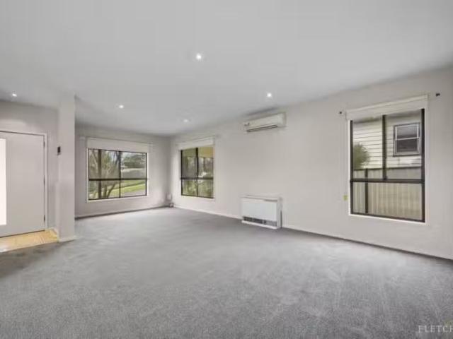 Charming 39 King St S, Ballarat East VIC 3350 House For Lease