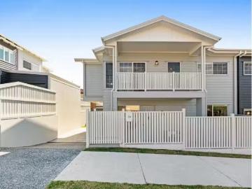 Rental! 39 Noela Street, Coorparoo Townhouse for rent Listed.