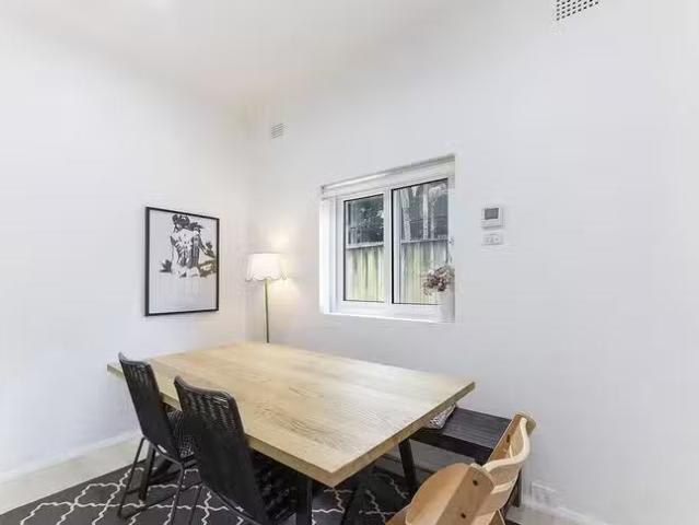 Cozy 39 Warners Avenue, Bondi Beach, NSW 2026