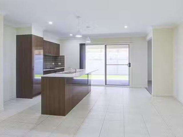 Deal! 7 Wanaka Street, Bahrs Scrub, QLD 4207