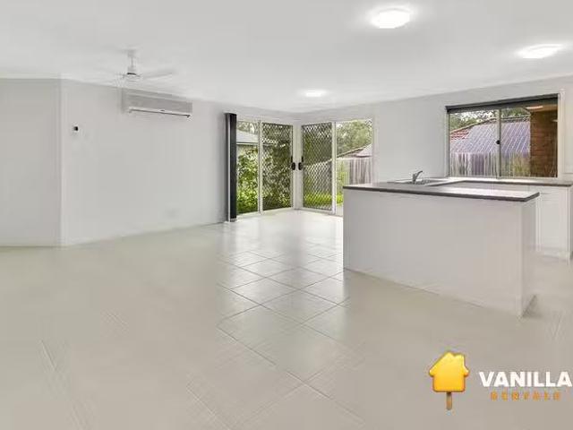 Just in! 7 Yale Circuit, Forest Lake, QLD 4078