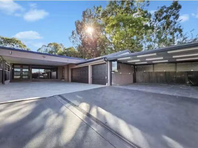 Rental! 7 BR 8A Endeavour Road, Georges Hall House for rent L.