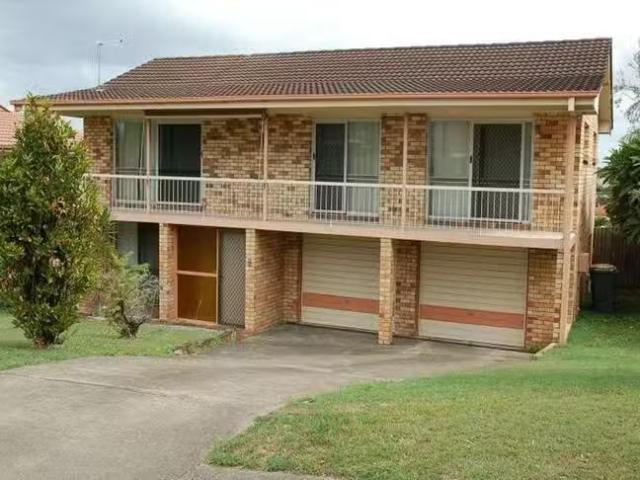 Deal! 7 Bridle Street, Mansfield, QLD 4122