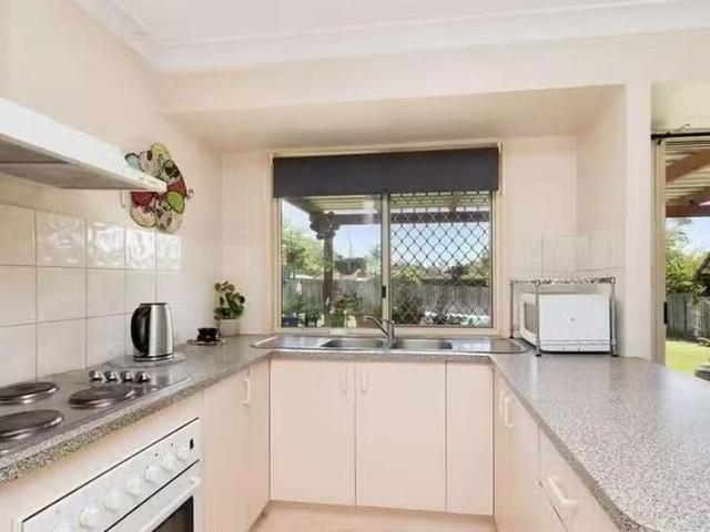Unique 7 Duchess Court, Loganlea, QLD 4131