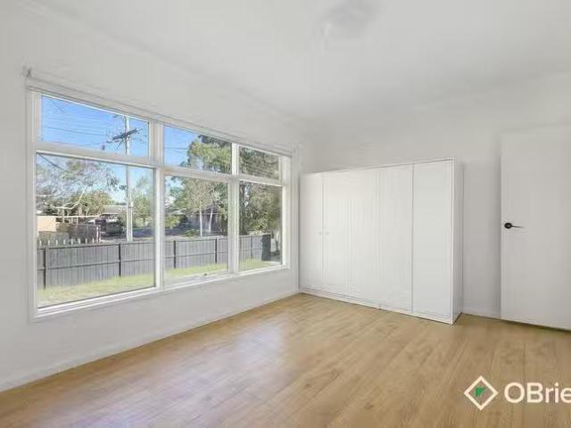 Charming 7 Fairway Street, Frankston, VIC 3199