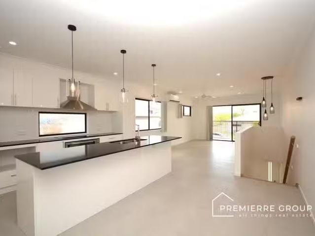 Nice 7 Mallard Way, Bellbird Park, QLD 4300