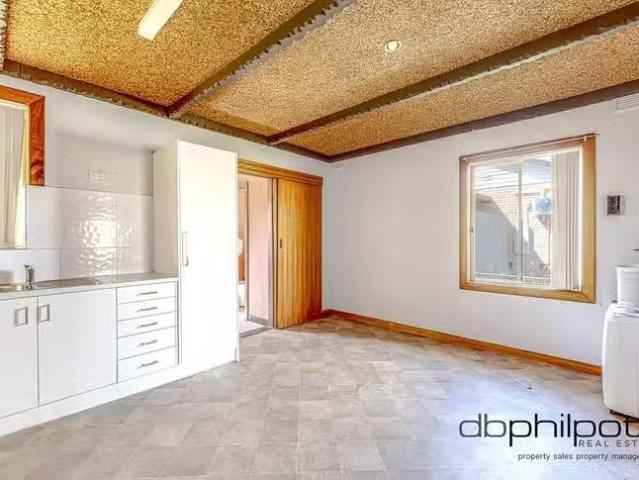 Just in! 7 Robins Street, Elizabeth Downs, SA 5113