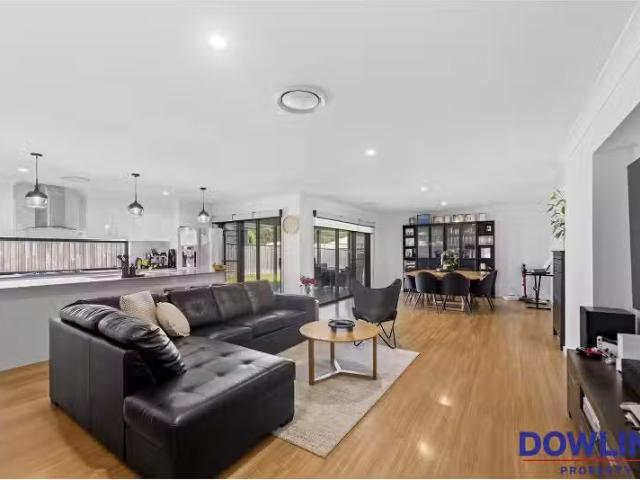 Unique 7 Royal Avenue, MEDOWIE House for rent Listed by Kylie.