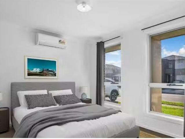 Cheap 7 Stawell Street, ROPES CROSSING House for rent Listed.